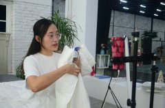 服務(wù)“夜”態(tài)，創(chuàng)造商機(jī)！英儂魏經(jīng)理如是說